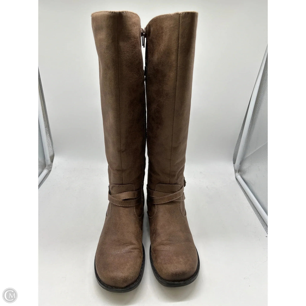 Boots Knee Flats By Bare Traps In Brown, Size: 9