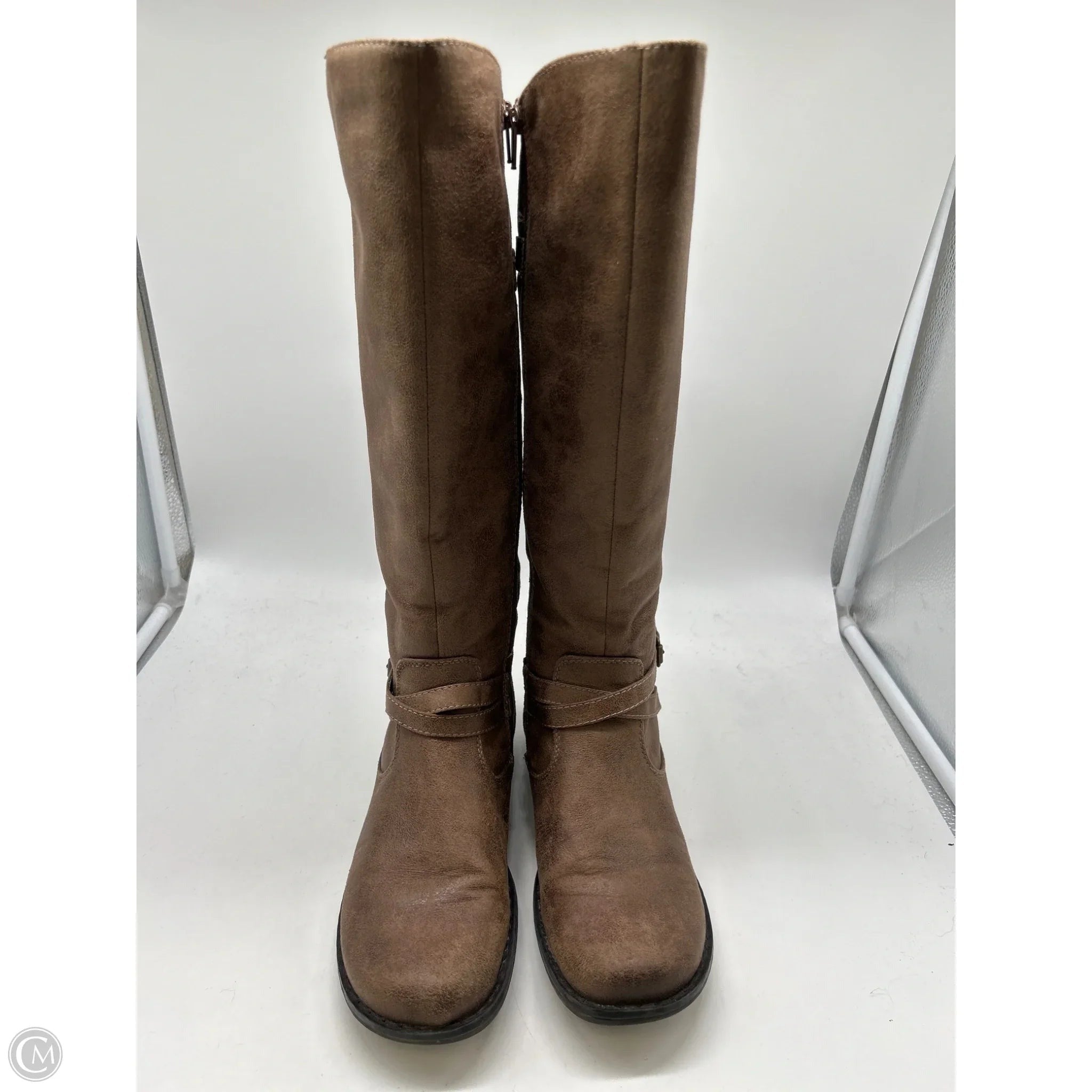 Boots Knee Flats By Bare Traps In Brown, Size: 9