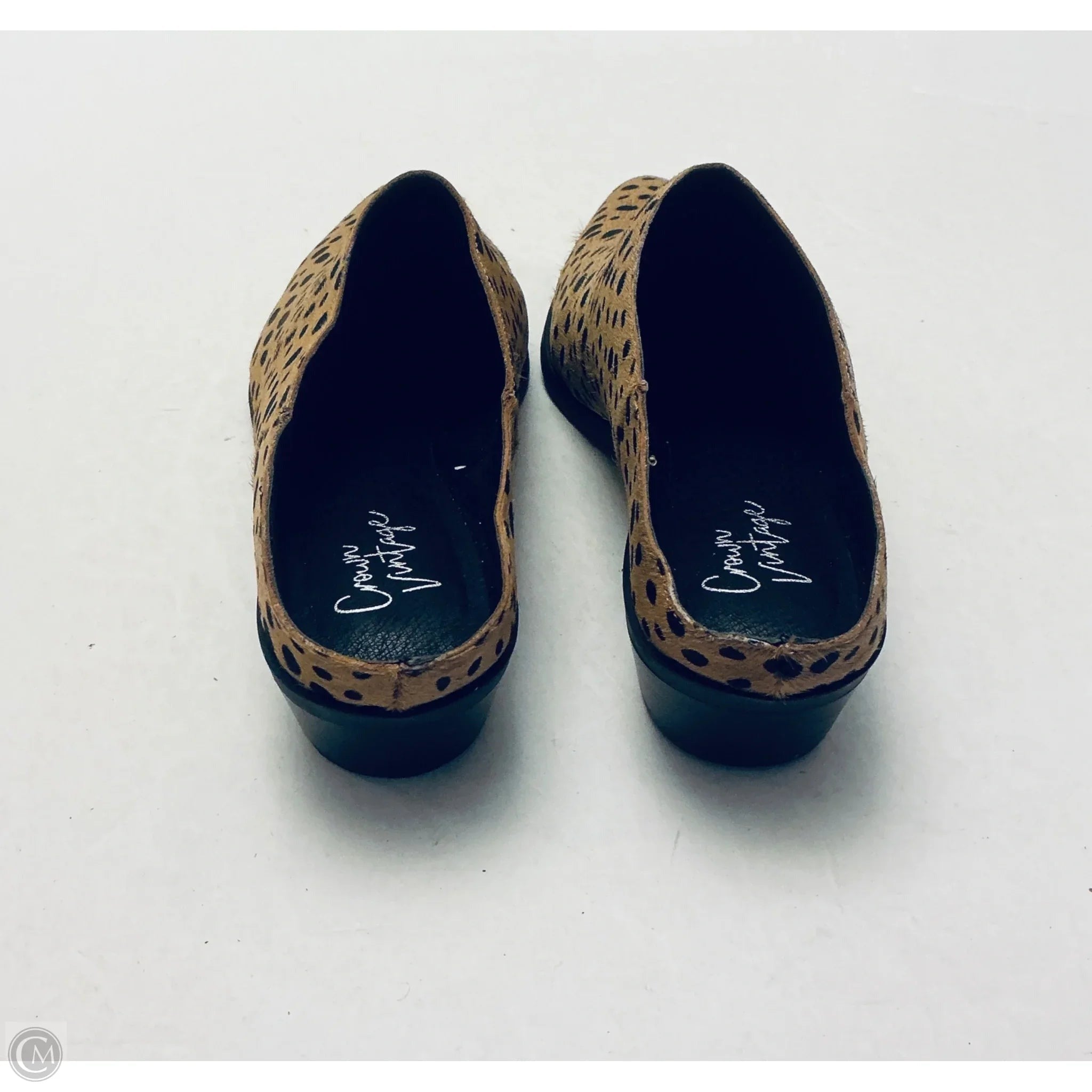 Shoes Flats By Crown Vintage In Animal Print, Size: 8