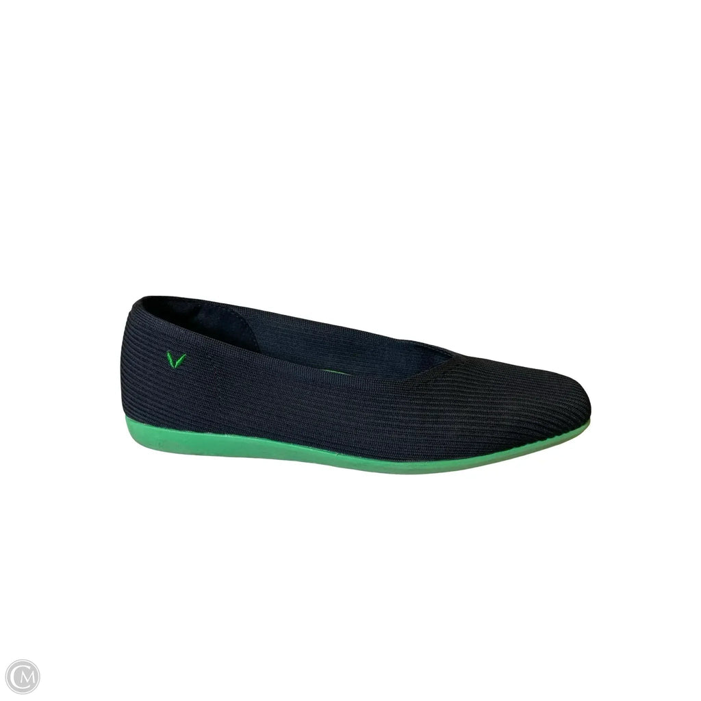 Shoes Flats By Vivaia In Black, Size: 10