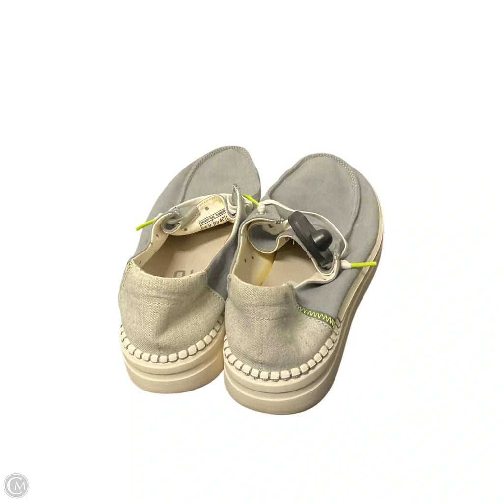 Shoes Flats By Hey Dude In Grey, Size: 9