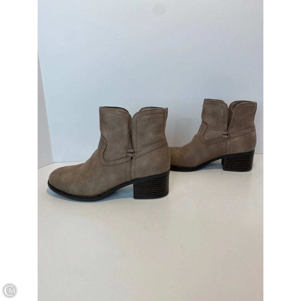 Boots Ankle Heels By True Craft In Taupe, Size: 7
