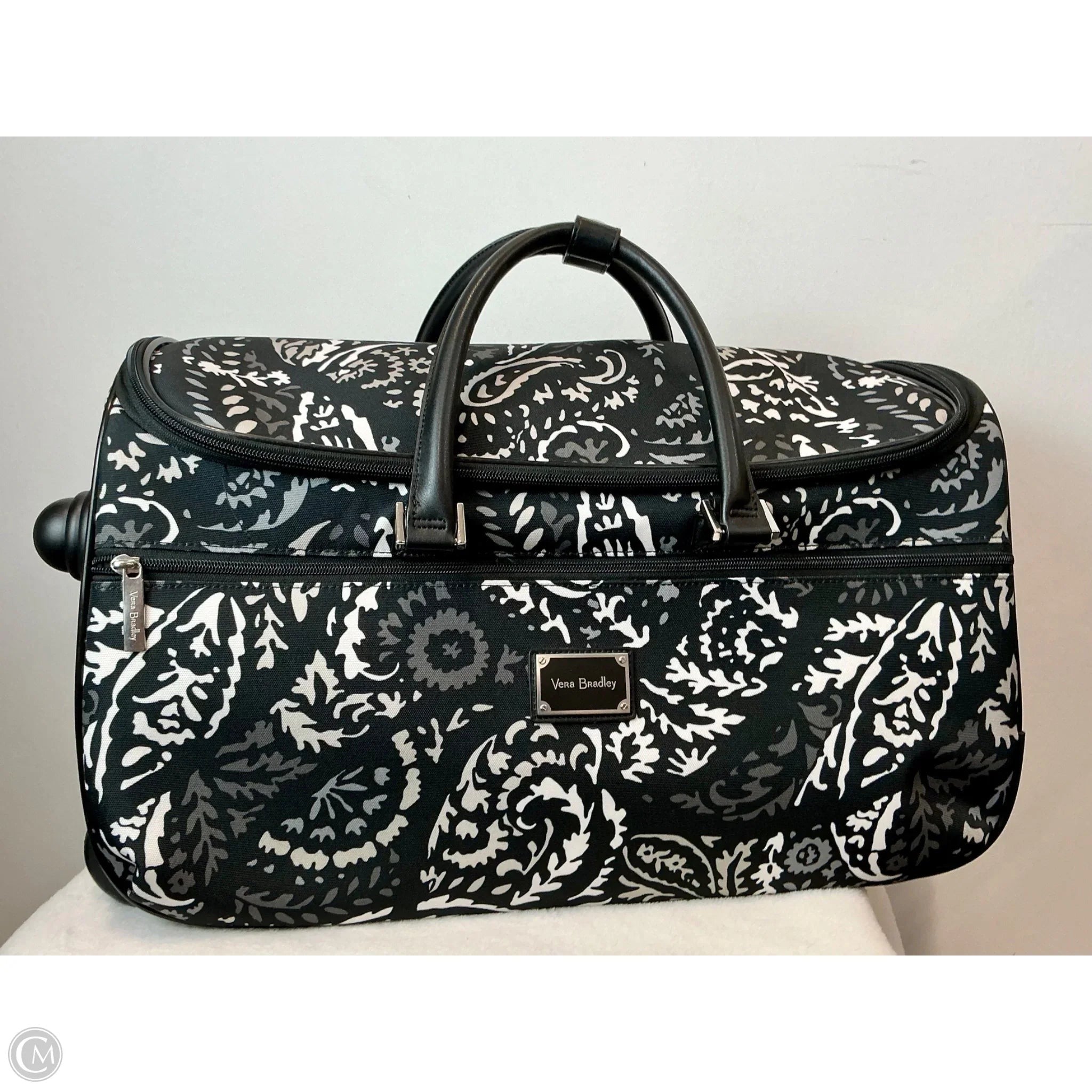 Luggage By Vera Bradley, Size: Large