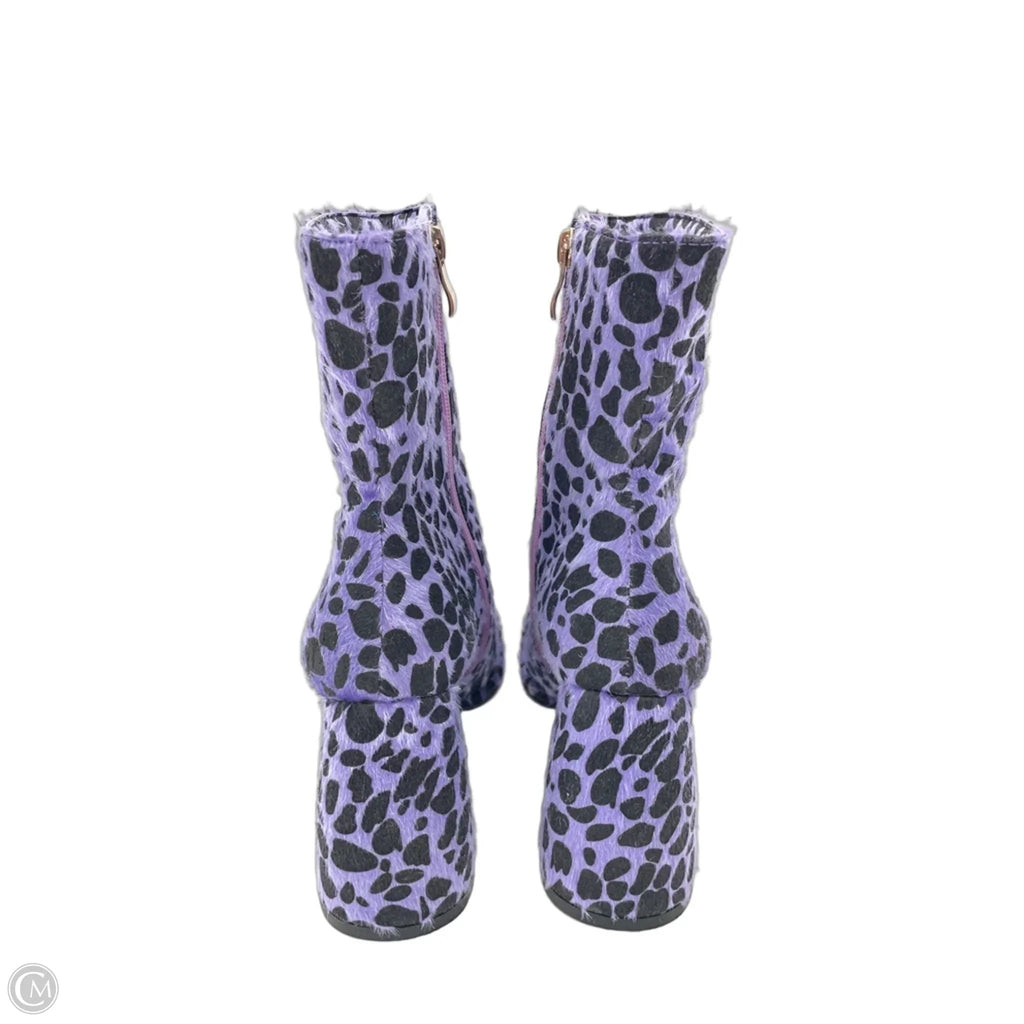Boots Ankle Heels By Clothes Mentor In Animal Print, Size: 10.5