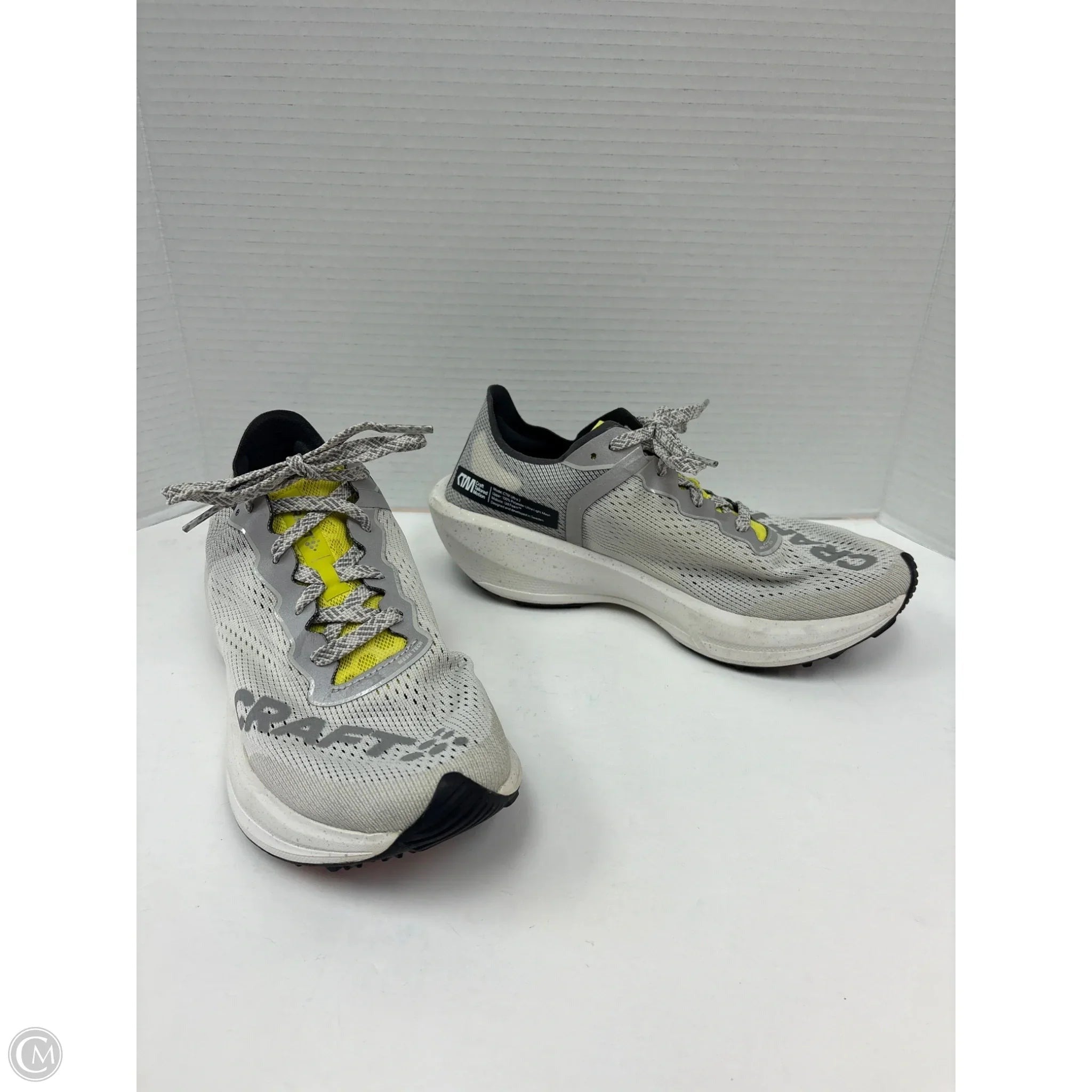 Shoes Athletic By Clothes Mentor In Grey, Size: 8.5