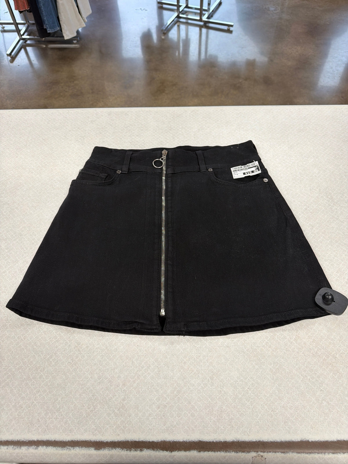 Skirt Mini & Short By 7 For All Mankind In Black, Size:6