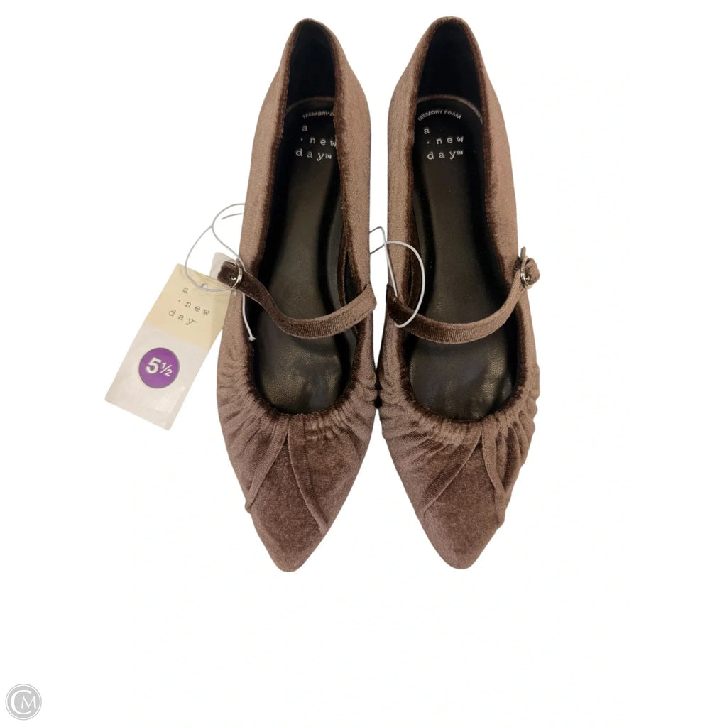 Shoes Flats By A New Day In Brown, Size: 5.5