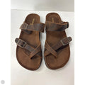 Sandals Flats By Clothes Mentor In Brown, Size: 8