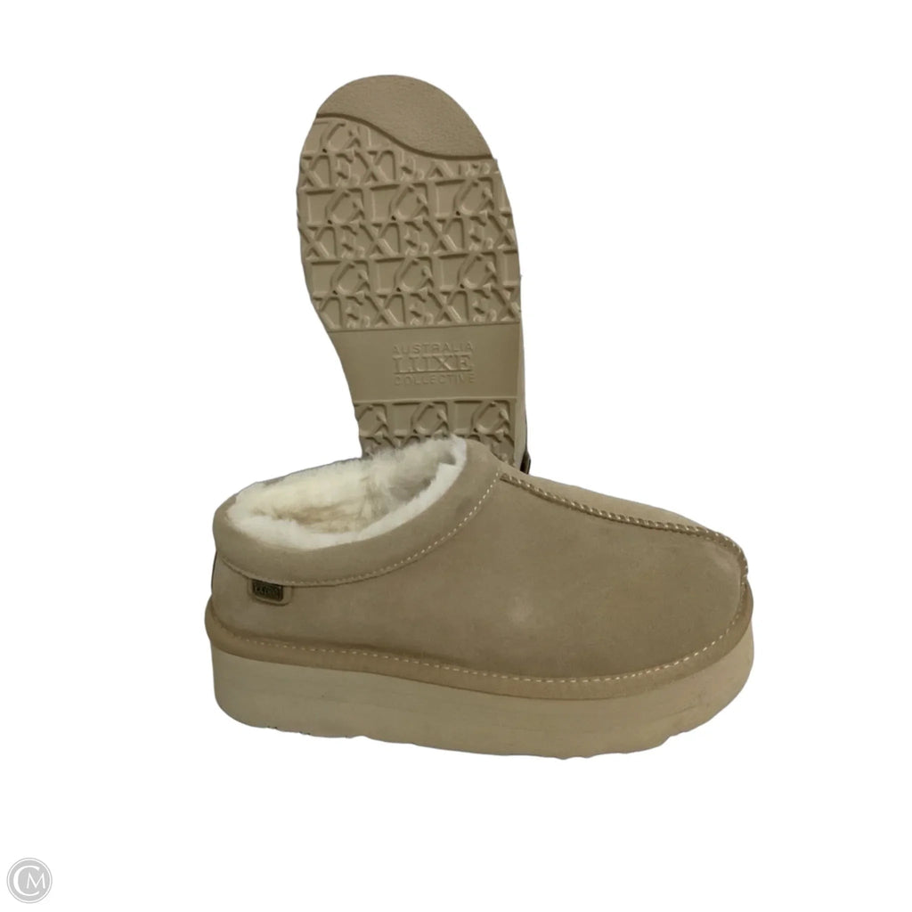 Slippers By Clothes Mentor In Beige, Size: 8