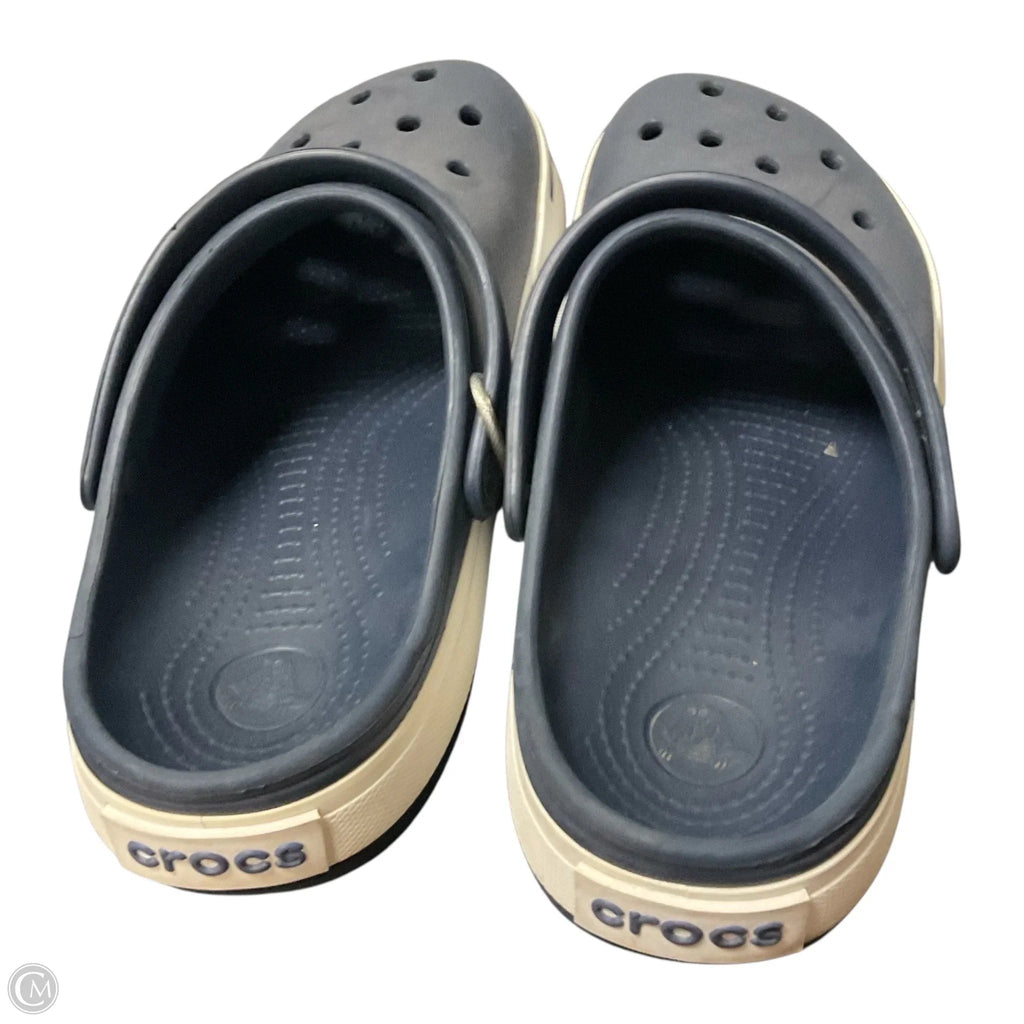 Shoes Flats By Crocs In Blue, Size: 11