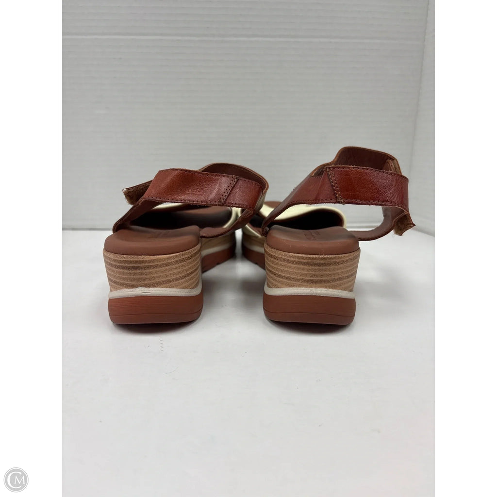 Sandals Heels Platform By Clothes Mentor In Cream, Size: 6.5
