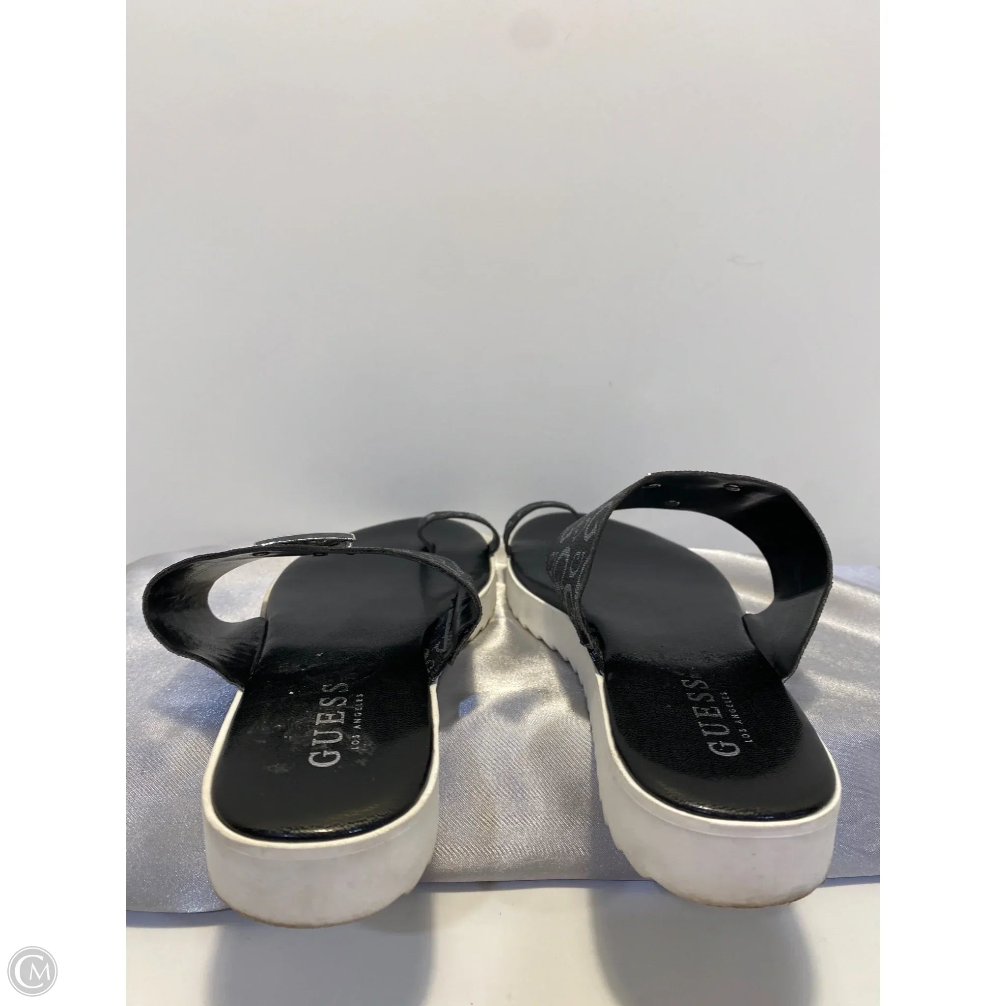Sandals Flats By Guess In Black, Size: 7