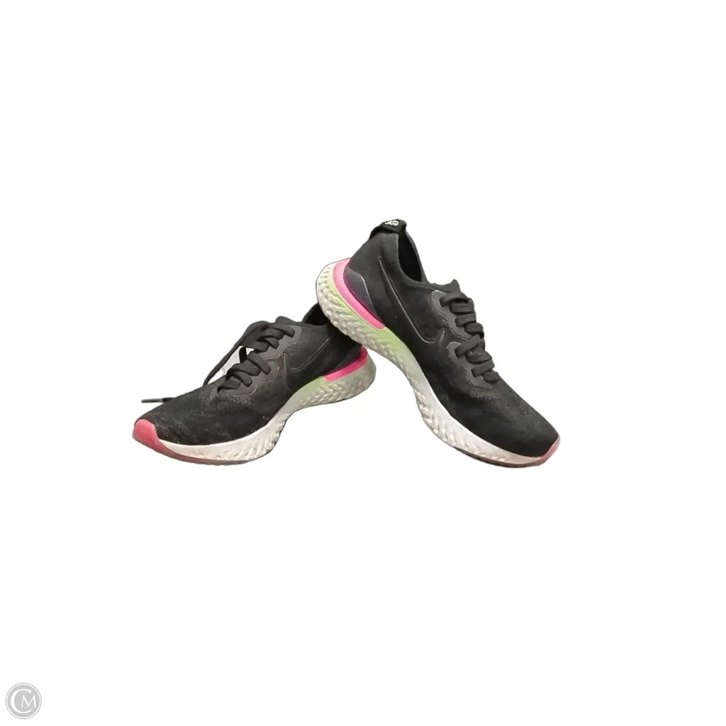 Shoes Athletic By Clothes Mentor In Black & White, Size: 9.5