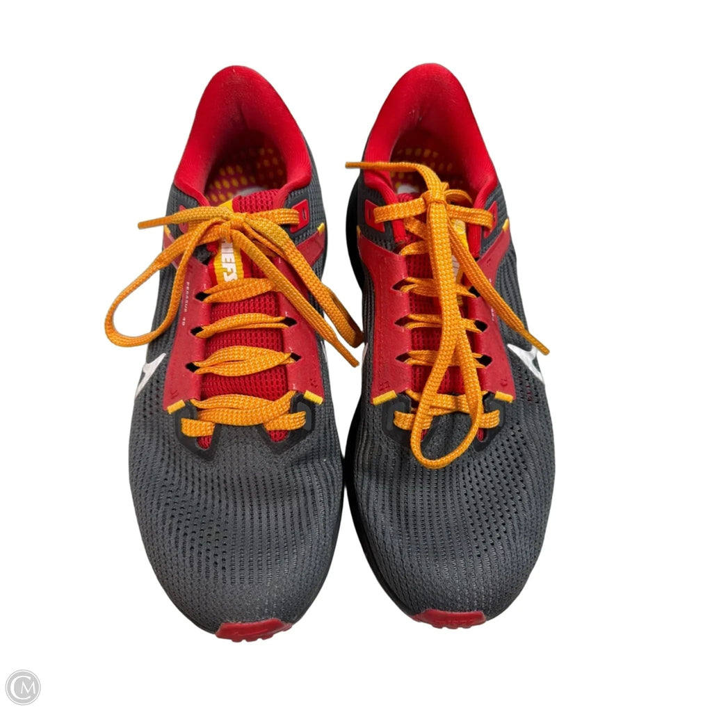 Shoes Athletic By Nike In Grey & Red, Size: 5.5