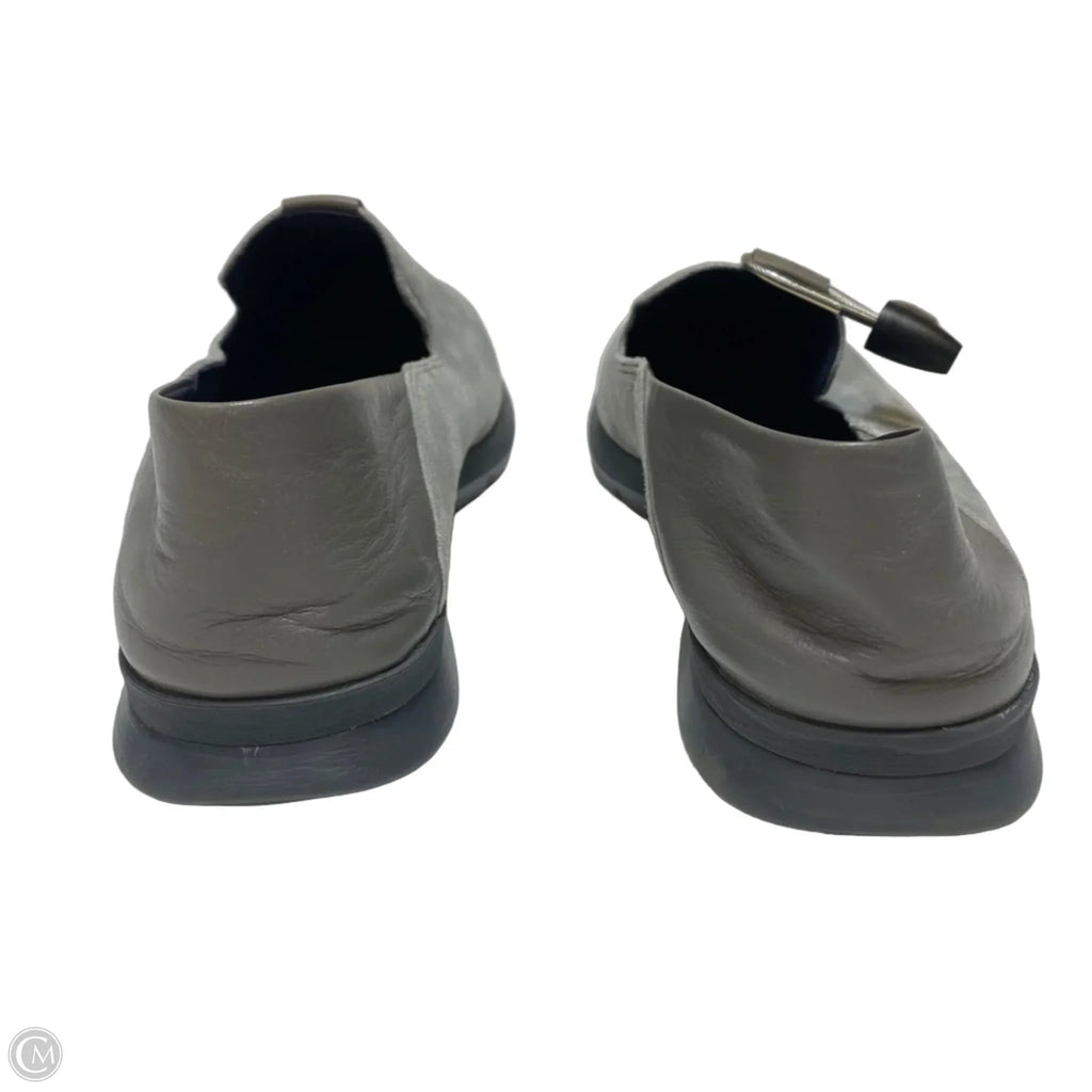 Shoes Flats By Cole-haan In Grey, Size: 9
