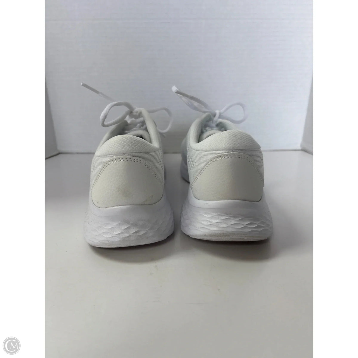 Shoes Athletic By Skechers In White, Size: 9