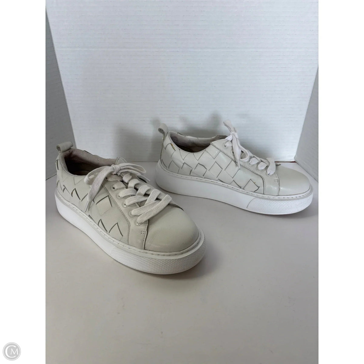 Shoes Sneakers By J Slides In Cream, Size: 7.5