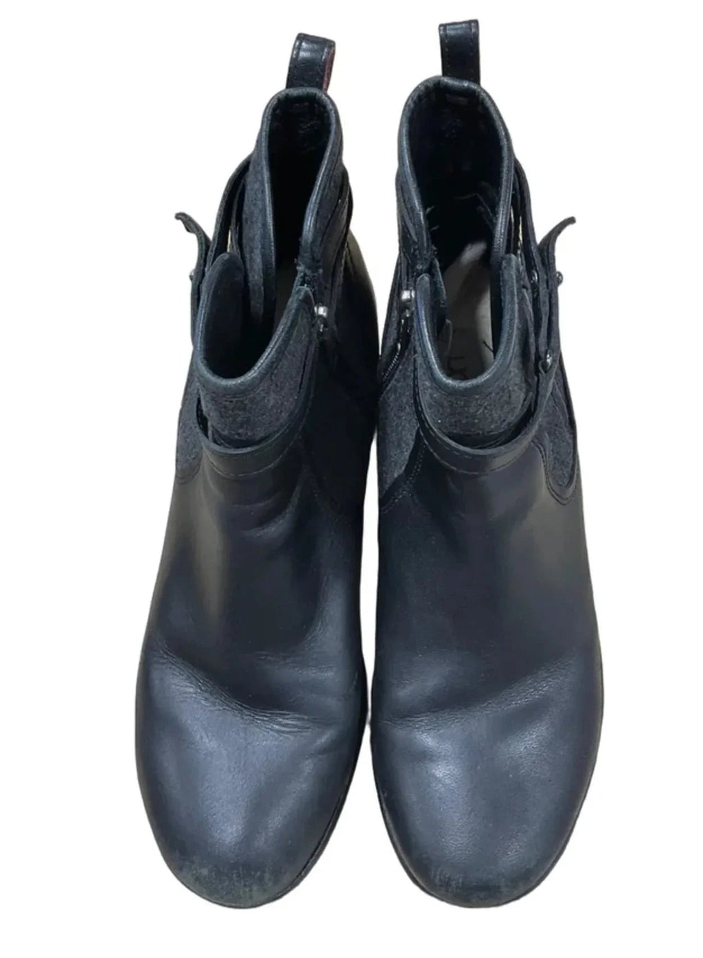 Boots Designer By Ugg In Black, Size: 7