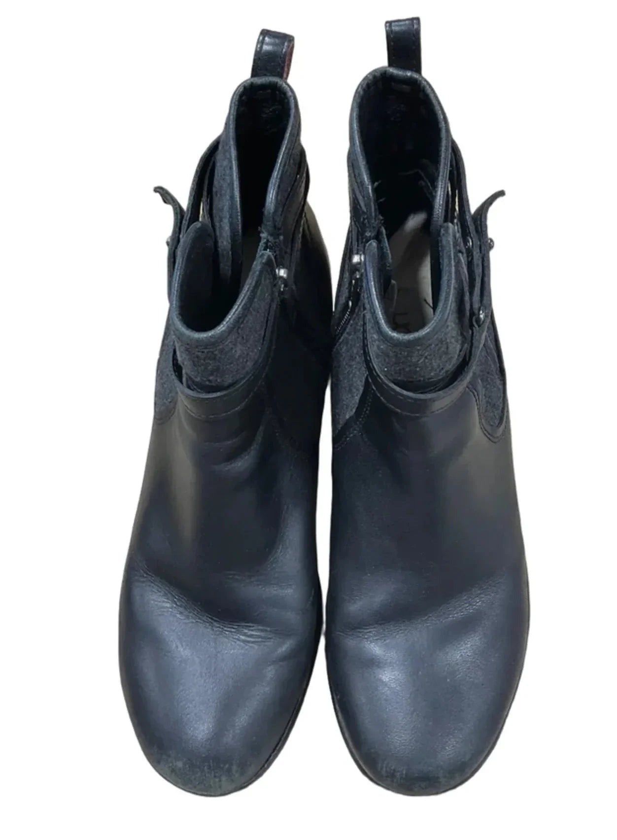 Boots Designer By Ugg In Black, Size: 7