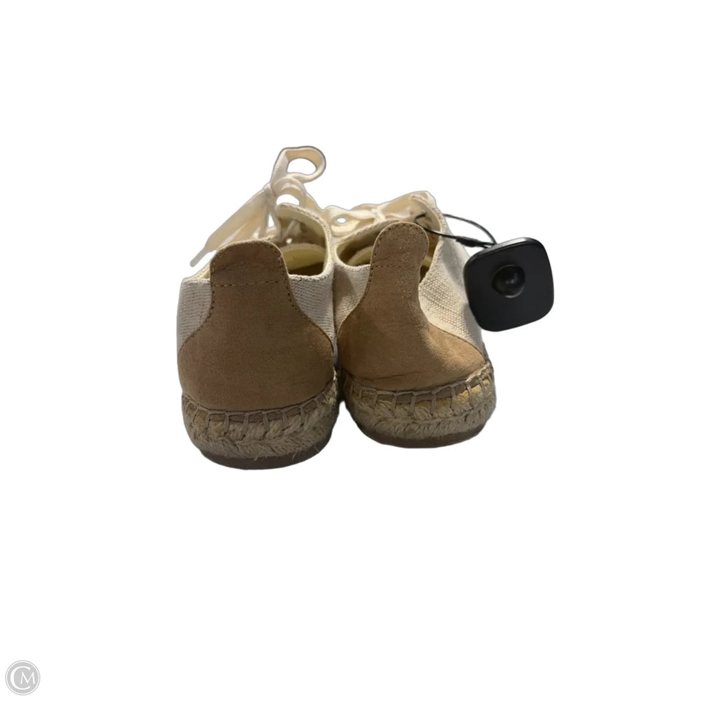 Shoes Flats By Cmc In Cream, Size: 8