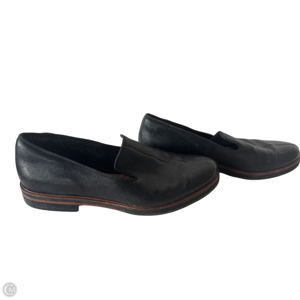 Shoes Flats By Clarks In Black, Size: 10