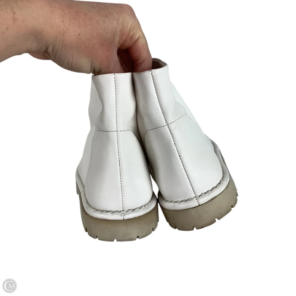 Boots Ankle Flats By Cmc In White, Size: 38