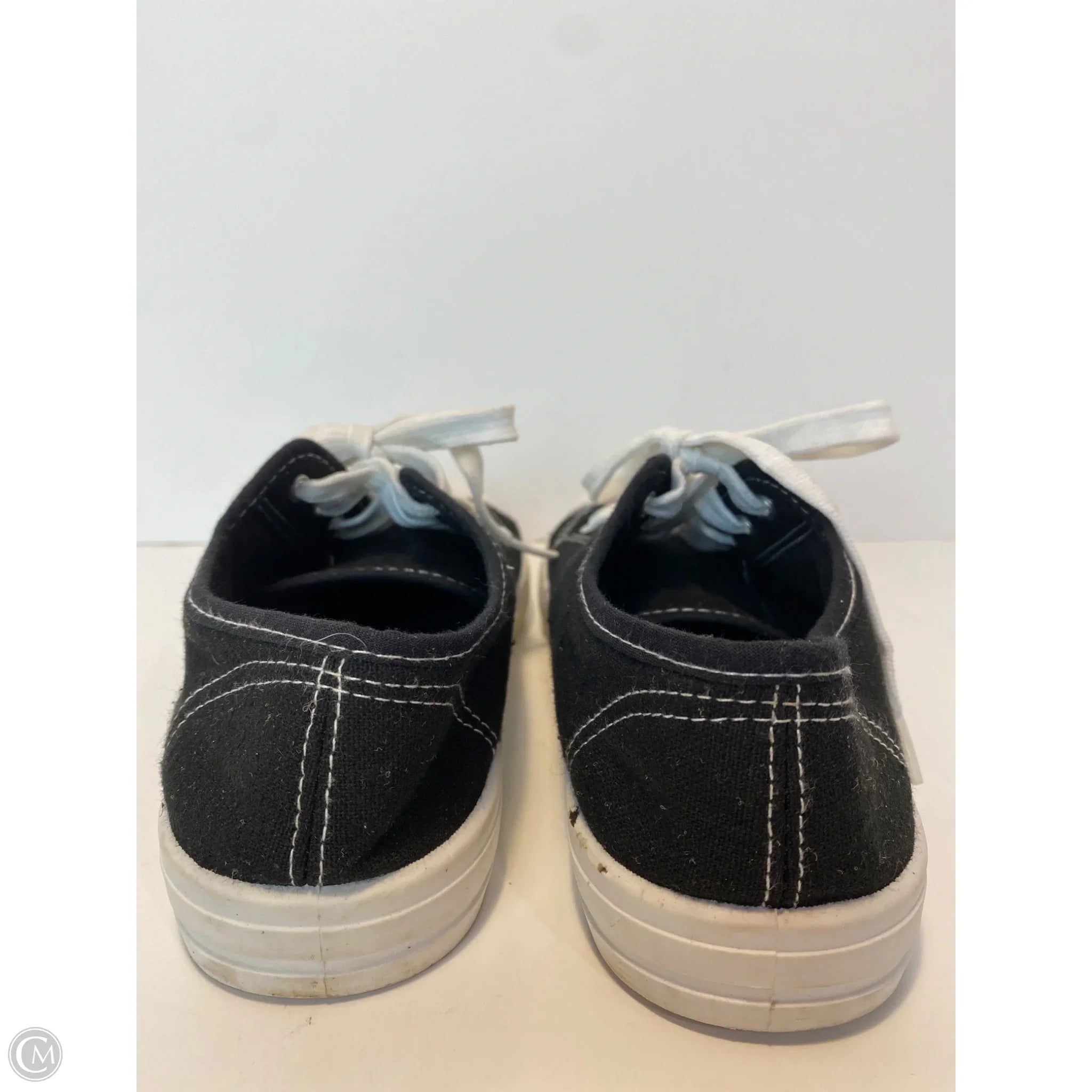 Shoes Sneakers By Clothes Mentor In Black, Size: 7
