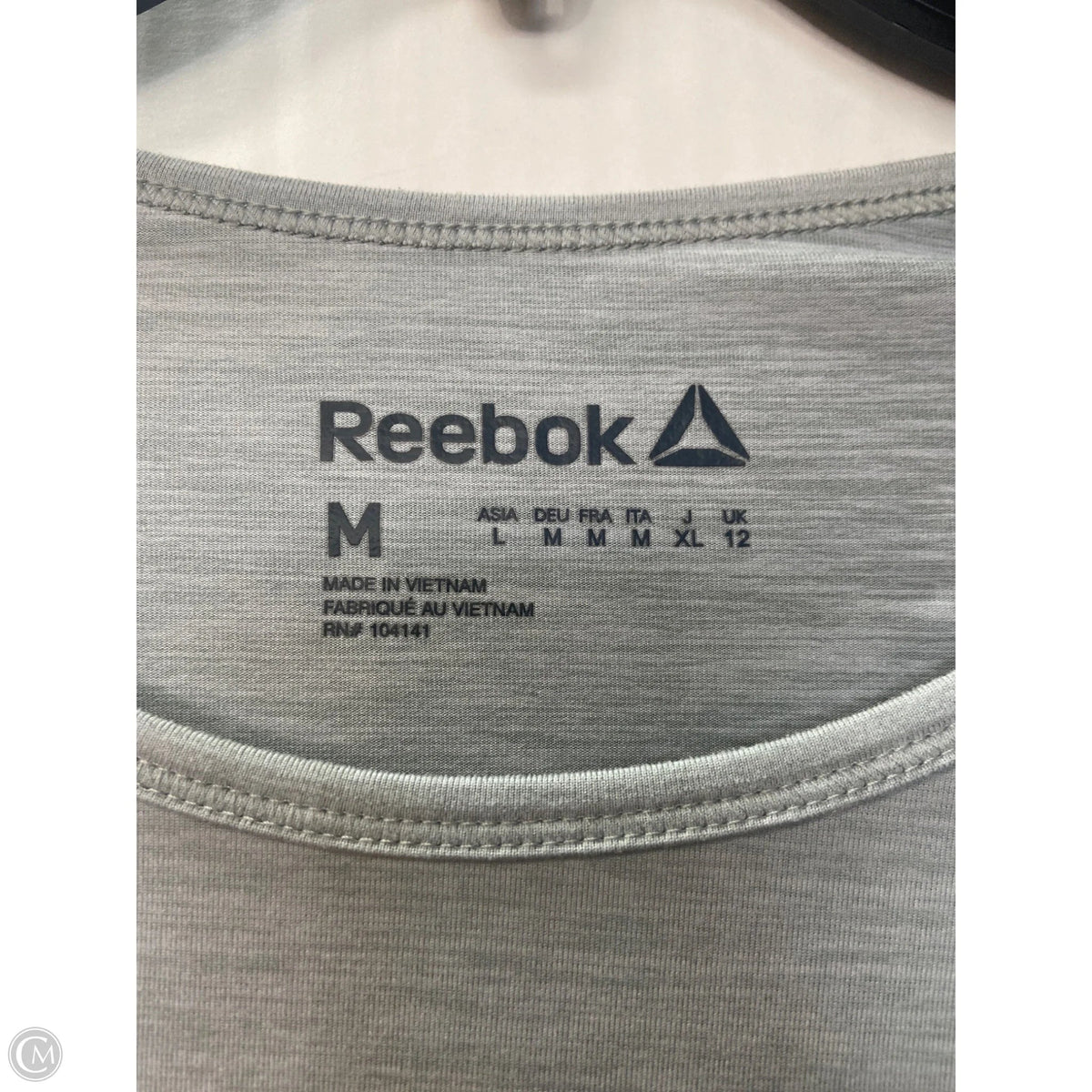 Athletic Top Long Sleeve Crewneck By Reebok In Grey, Size: M