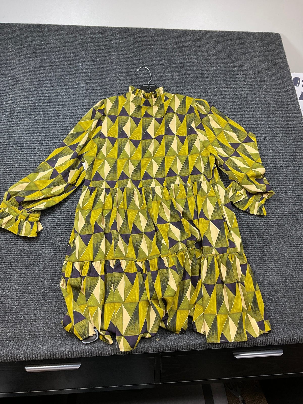 Dress Casual Short By Entro In Green, Size: L
