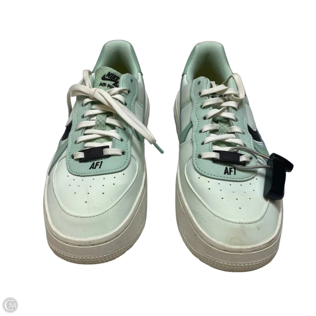 Shoes Sneakers By Nike In Green & White, Size: 8