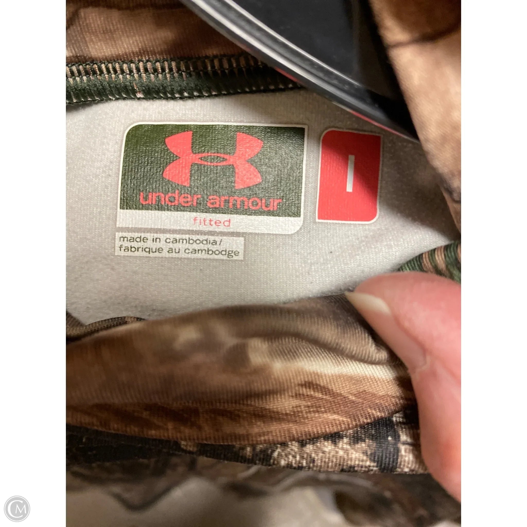 Top Long Sleeve By Under Armour In Camouflage Print, Size: L