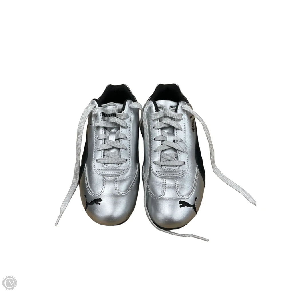 Shoes Sneakers By Puma In Silver, Size: 7.5