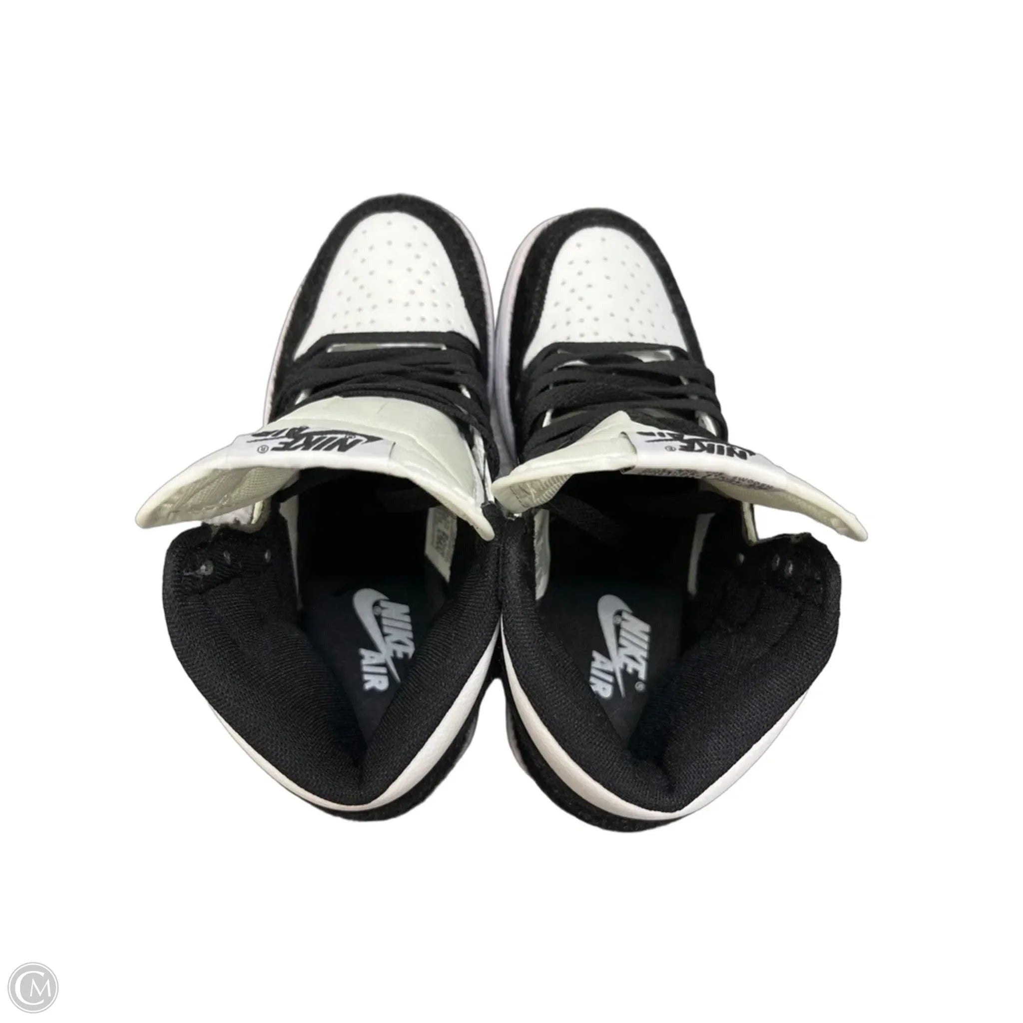Shoes Sneakers By Nike In Black & White, Size: 5.5