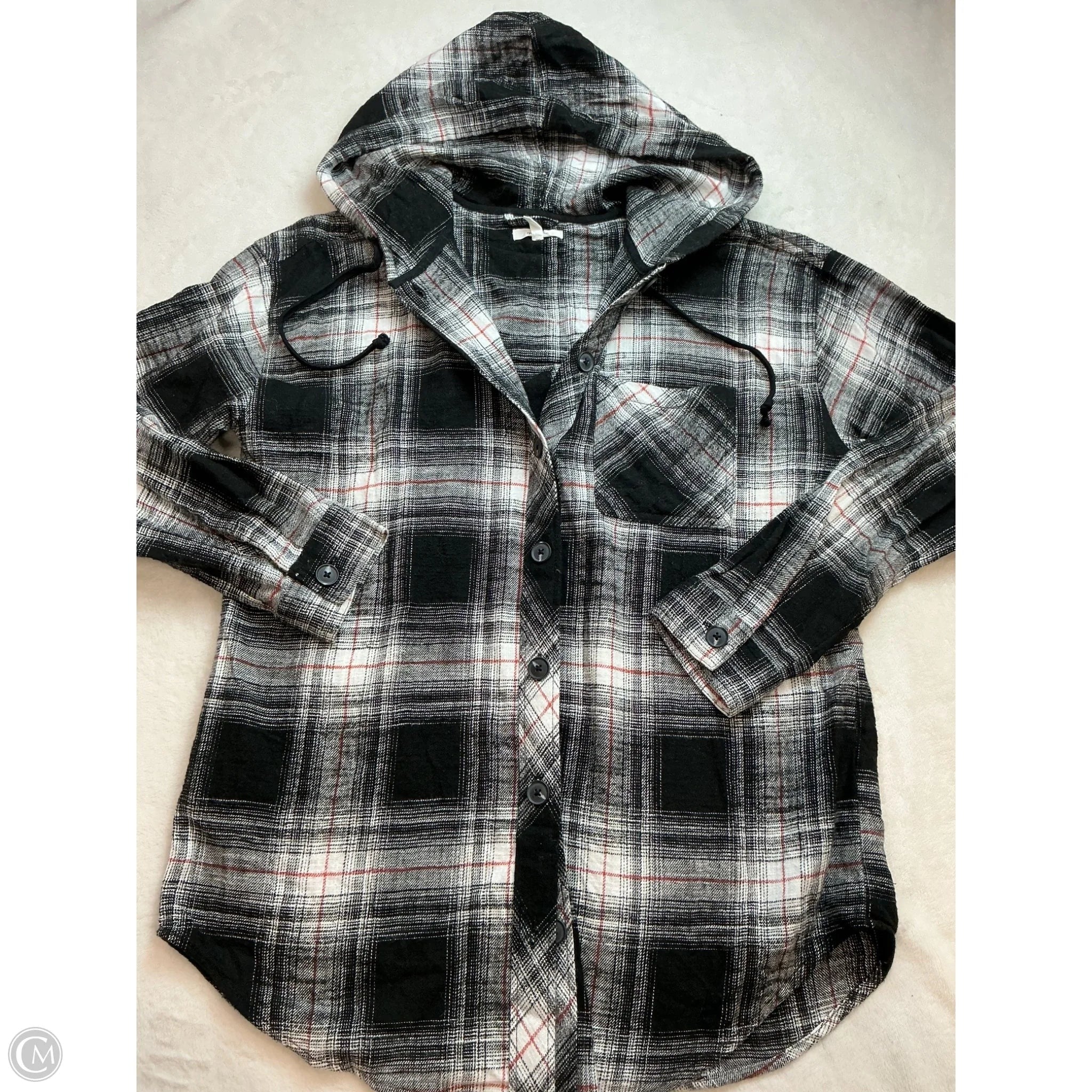 Top Long Sleeve By Maurices In Plaid Pattern, Size: S