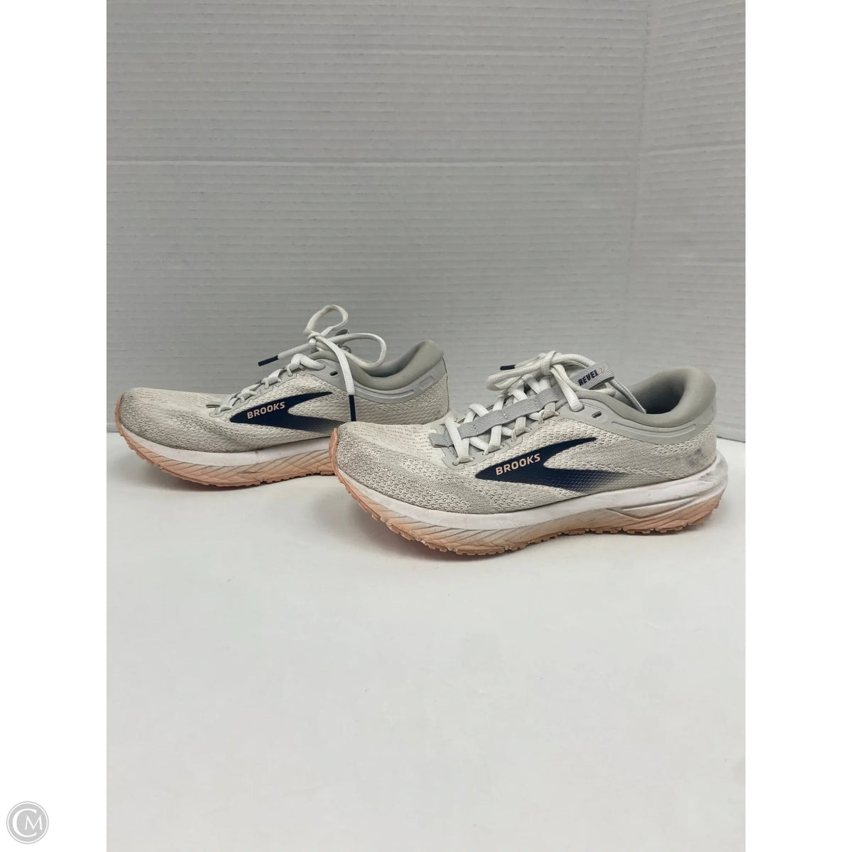 Shoes Athletic By Brooks In White, Size: 6