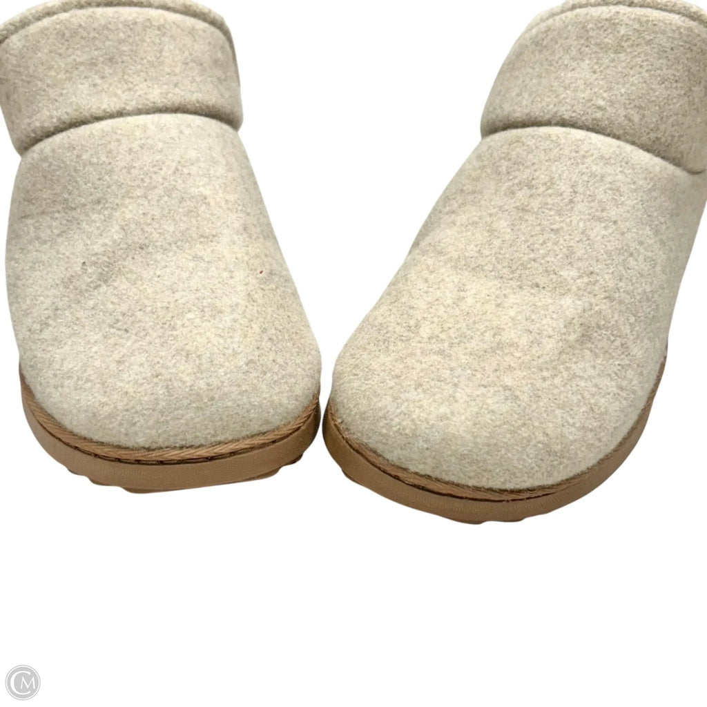 Slippers By Dearfoams In Tan, Size: 7/8