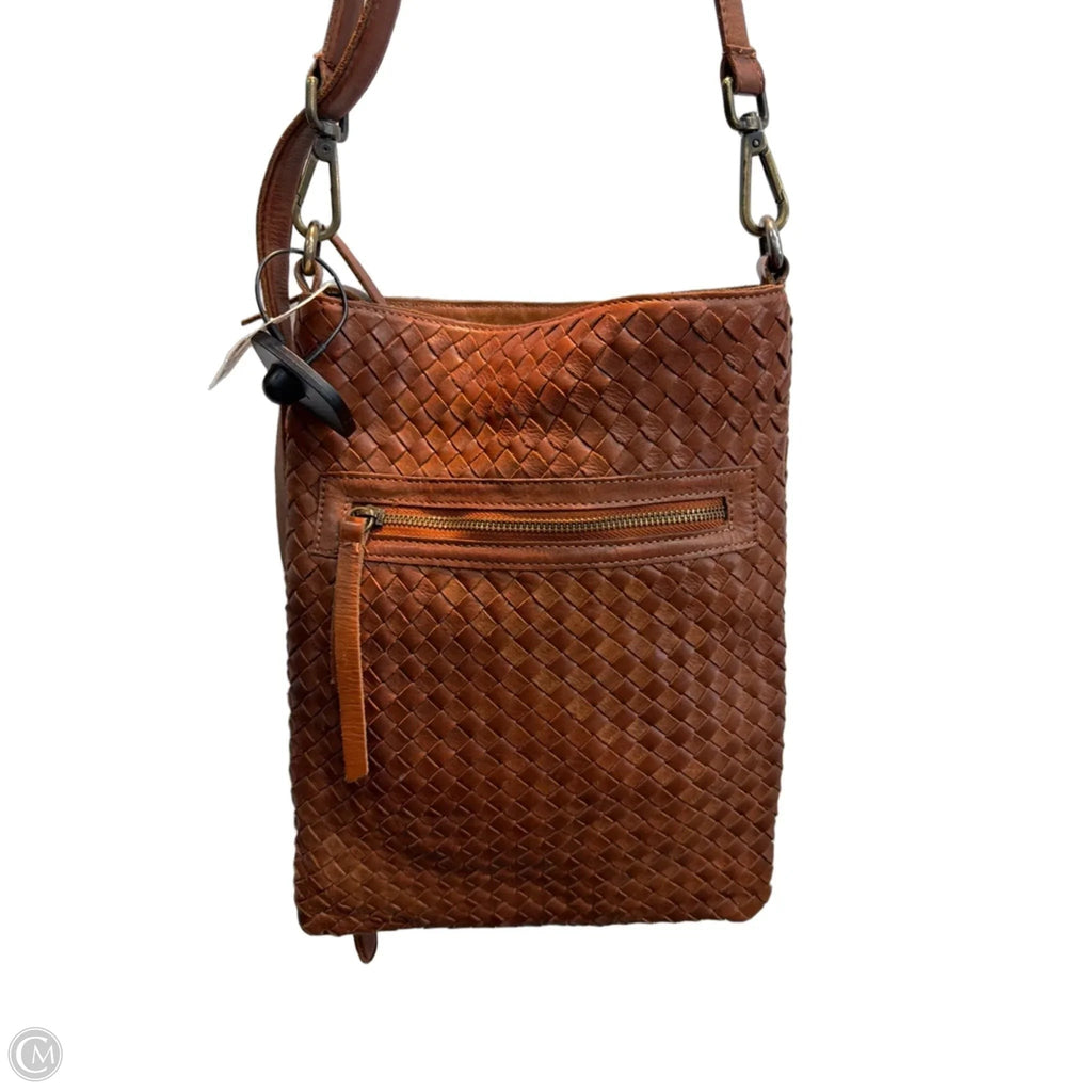 Crossbody Leather By Cmc, Size: Medium