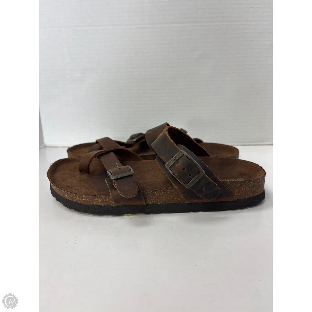 Sandals Flats By Clothes Mentor In Brown, Size: 8