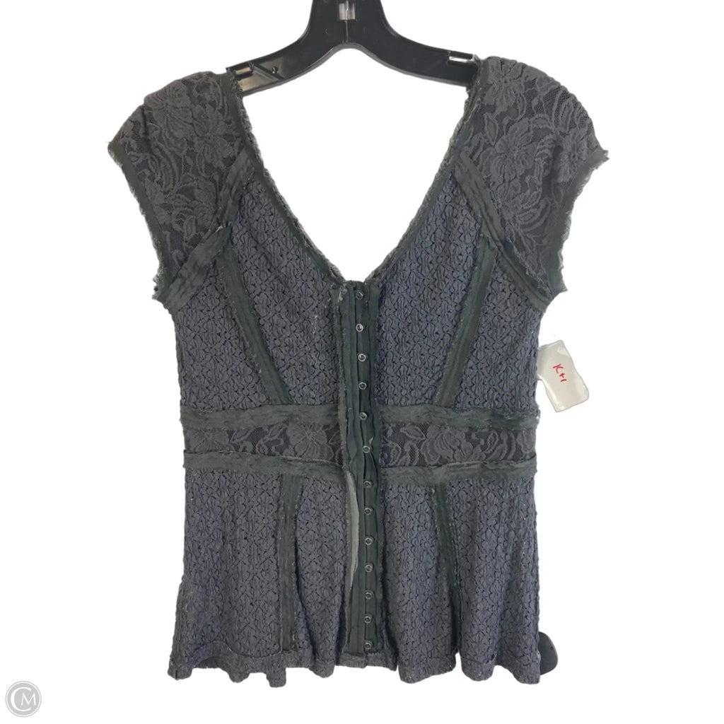 Top Short Sleeve By Free People In Grey, Size: S