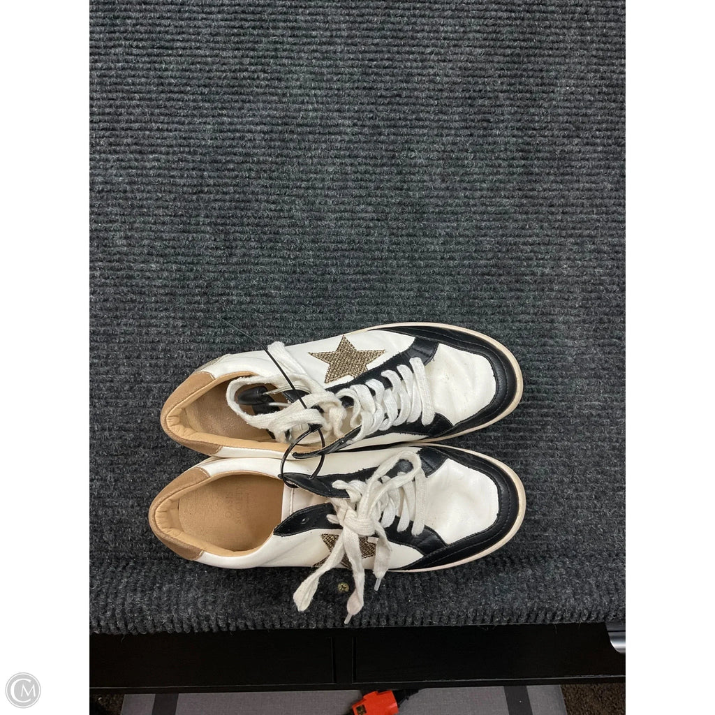 Shoes Sneakers By Oasis Society In Black & Cream, Size: 9