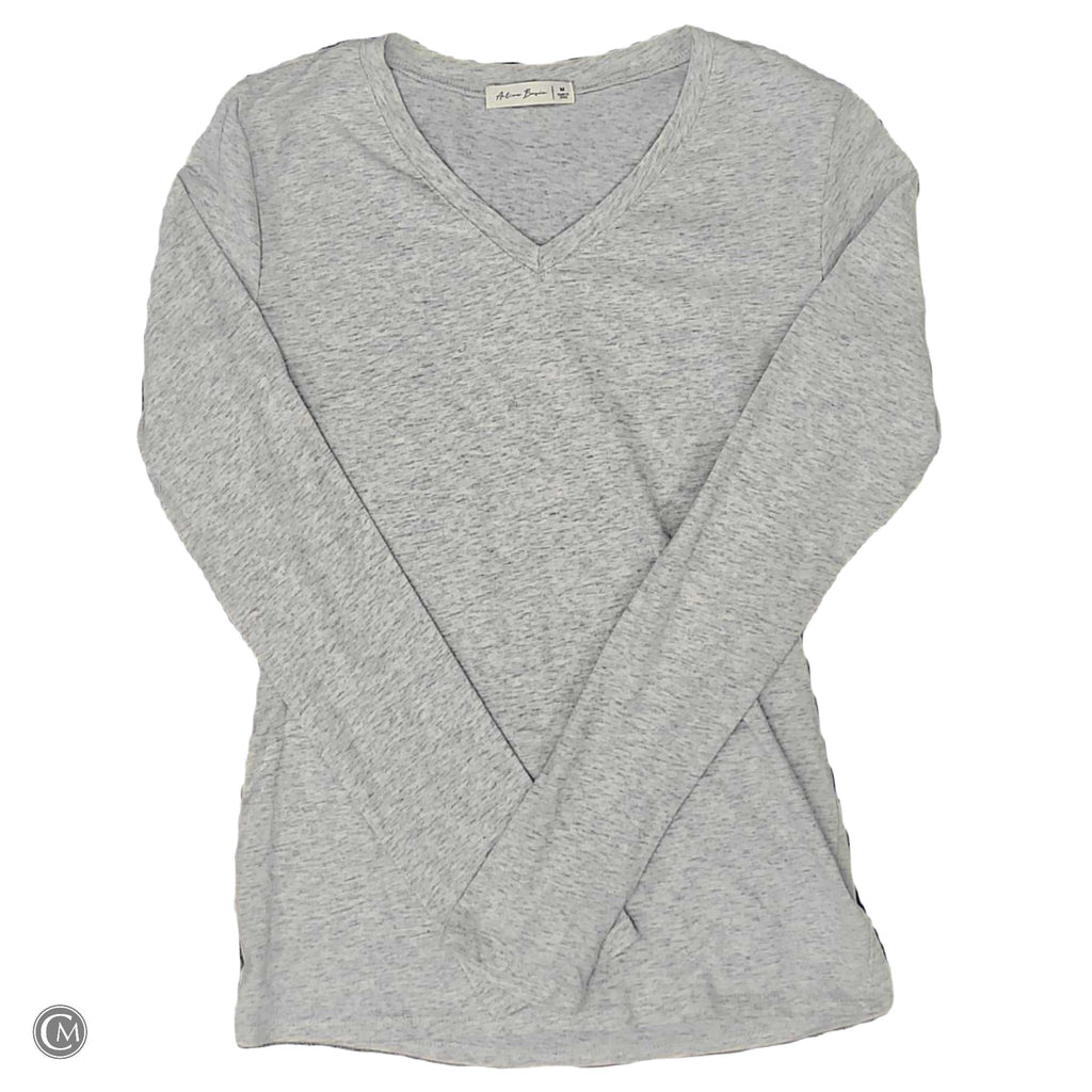 Top Ls Basic By Clothes Mentor In Grey, Size: M