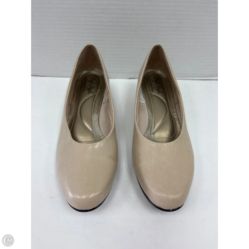 Shoes Heels Block By Hush Puppies In Beige, Size: 7.5
