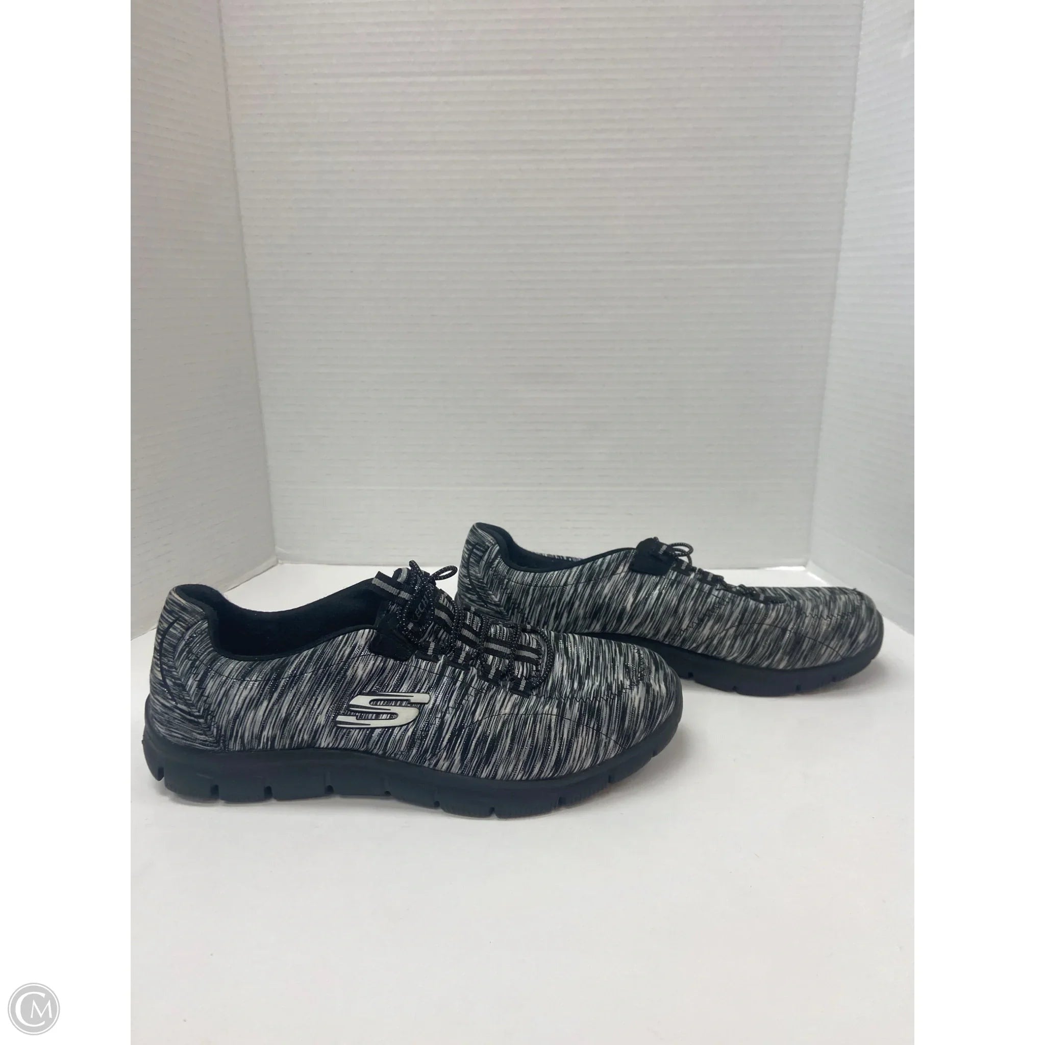 Shoes Athletic By Skechers In Black & White, Size: 8.5
