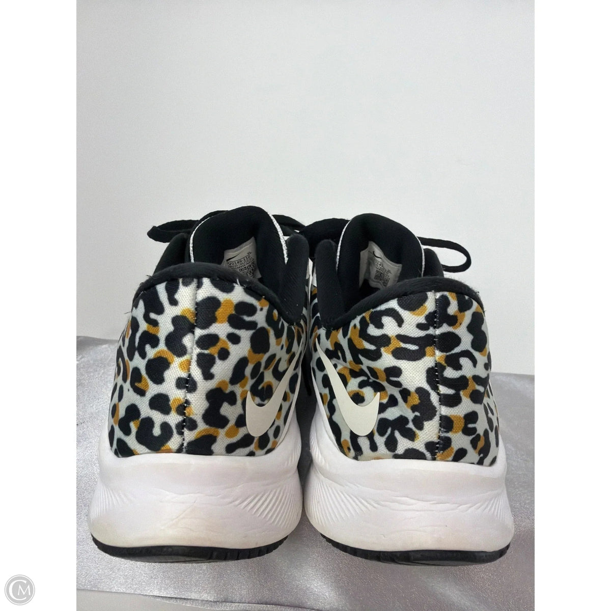 Shoes Athletic By Nike In White, Size: 8.5