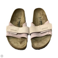 Sandals Flats By Birkenstock In Pink, Size: 9.5