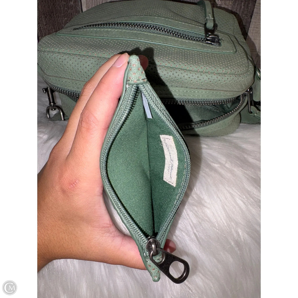 Crossbody By Universal Thread, Size: Medium