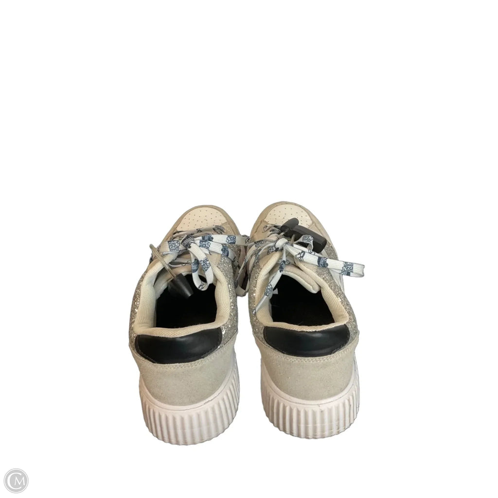 Shoes Sneakers By Clothes Mentor In White, Size: 10