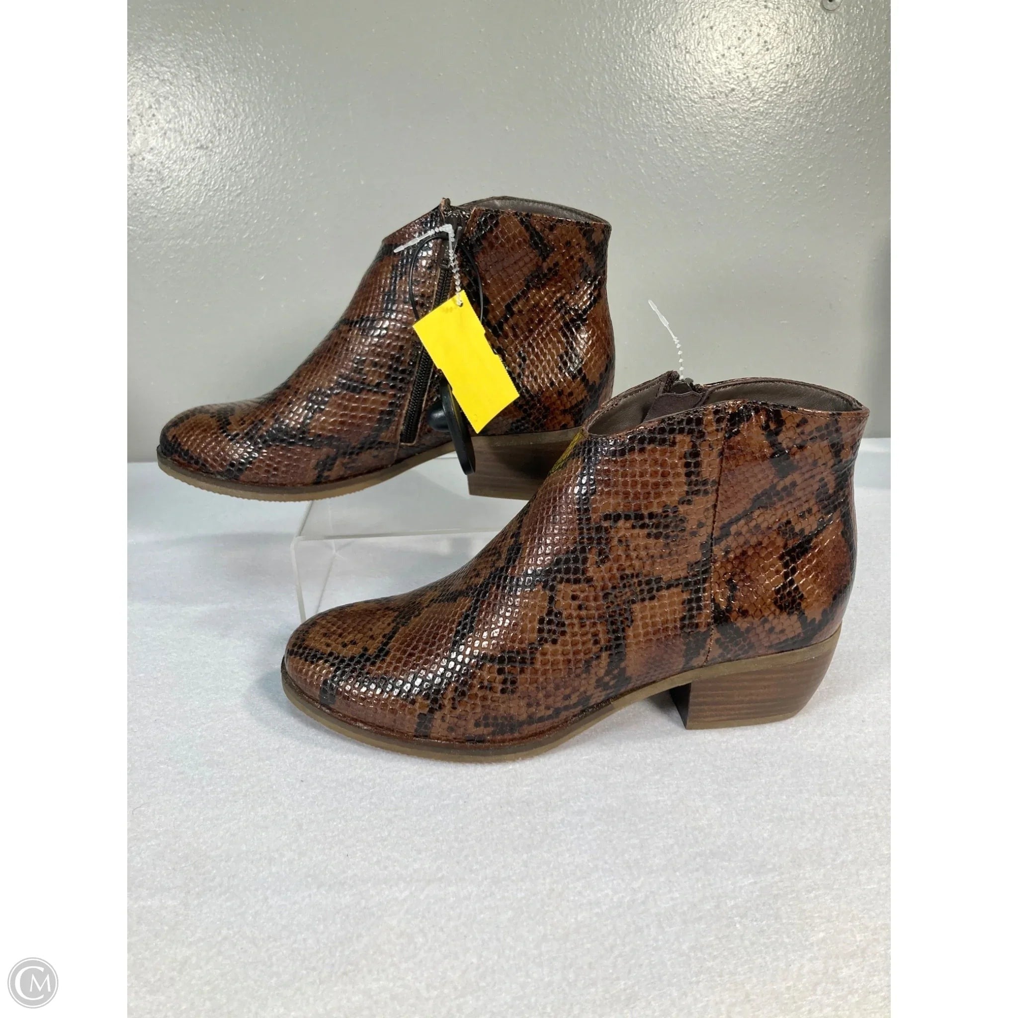 Boots Ankle Flats By Clarks In Snakeskin Print, Size: 8.5