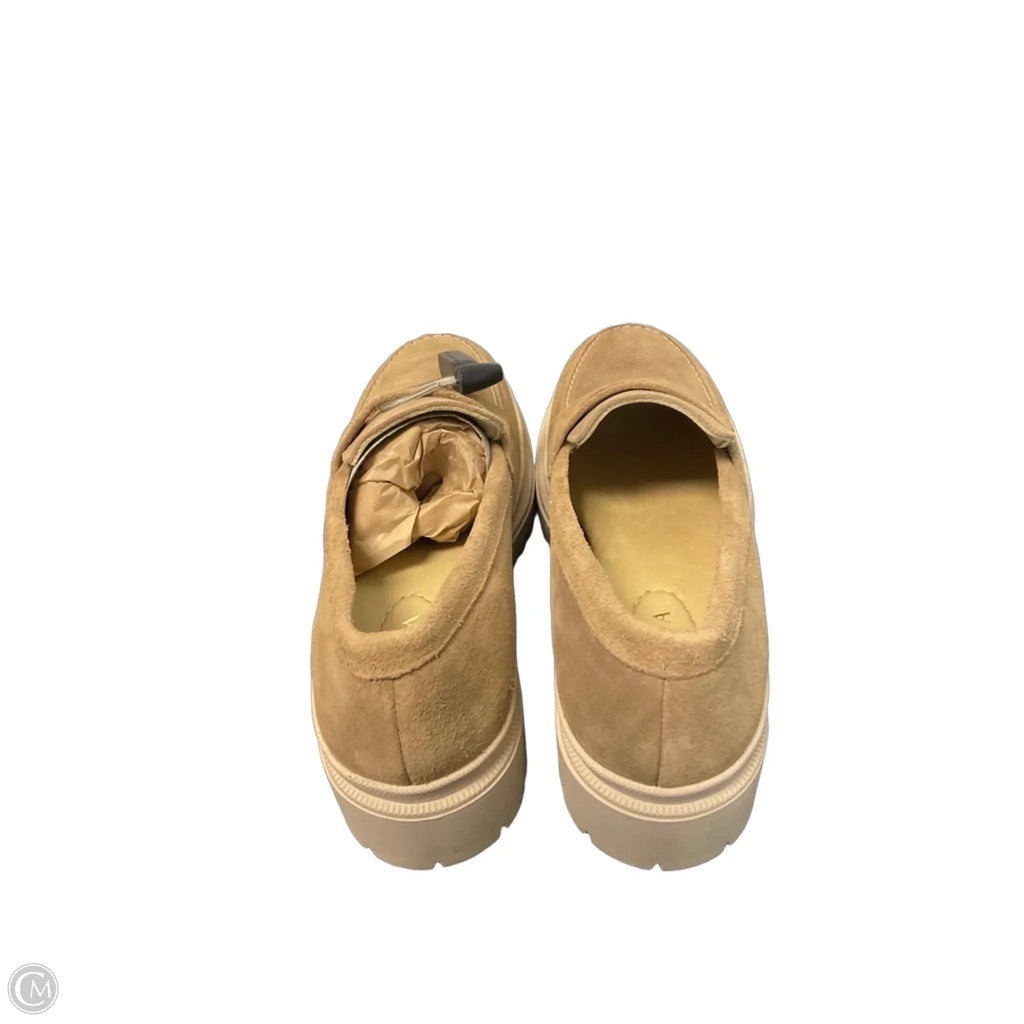 Shoes Flats By Cmb In Tan, Size: 10.5