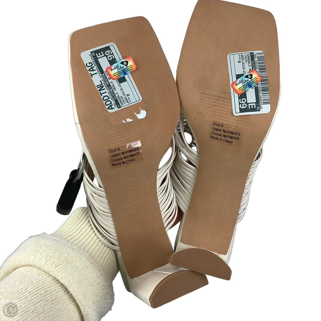 Sandals Heels Block By Clothes Mentor In Cream, Size: 9